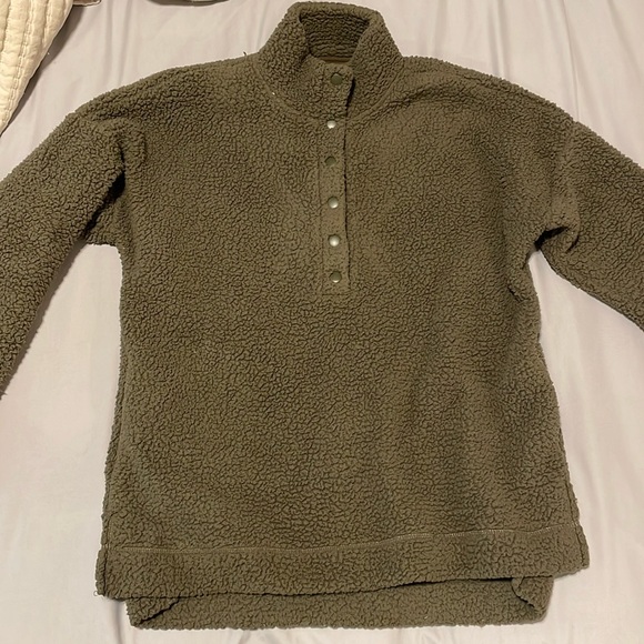 Aerie fuzzy pullover - Picture 1 of 1